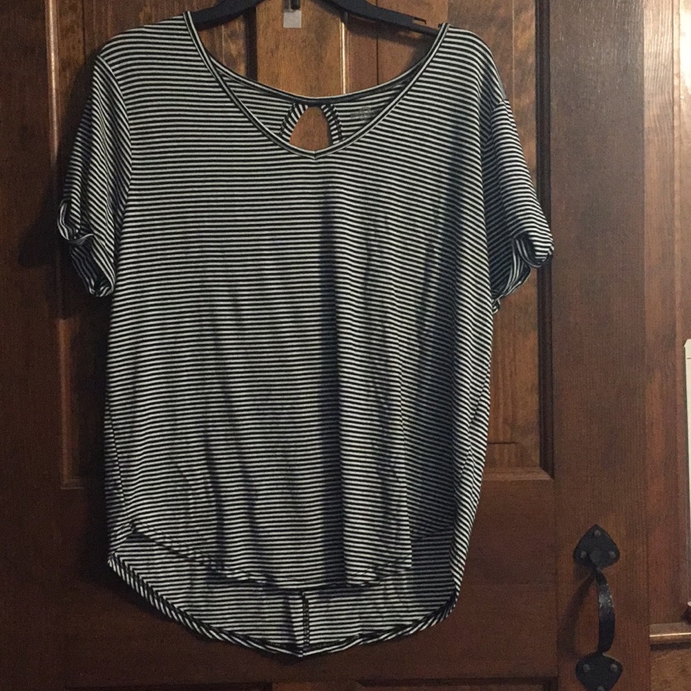 Black & white striped t-shirt w/ key hole in back
